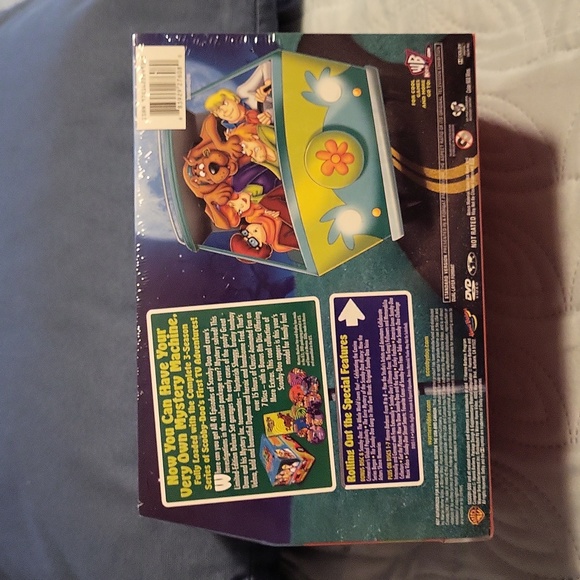 Scooby Doo DVD Complete 3 season set in Mystery Machine Box - Picture 2 of 4